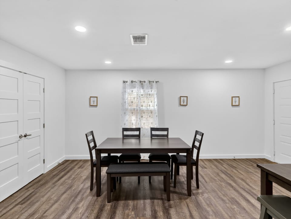 House, 3 Bedrooms | Dining