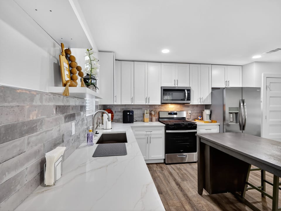 House, 3 Bedrooms | Private kitchen | Coffee/tea maker, fridge, oven