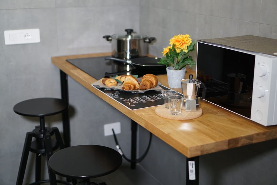 Standard Apartment, 1 Bedroom | Private kitchen