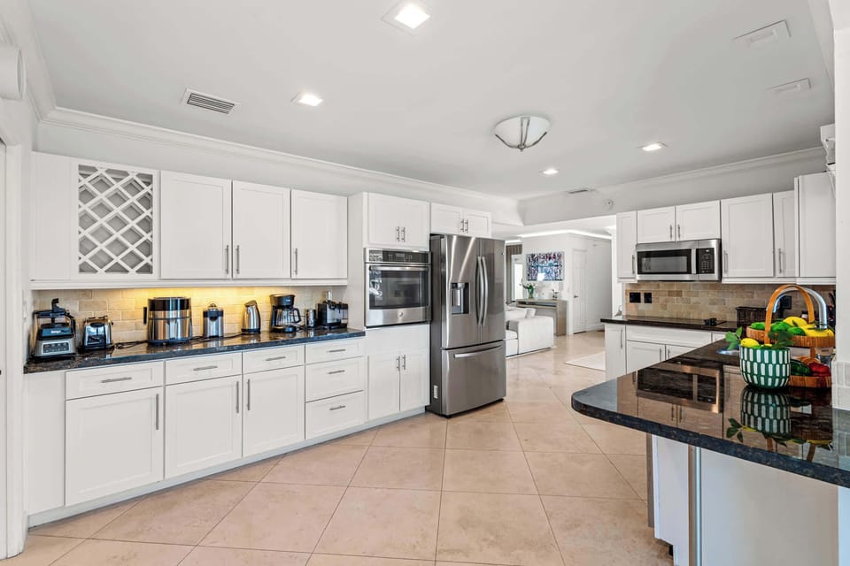 A very spacious kitchen