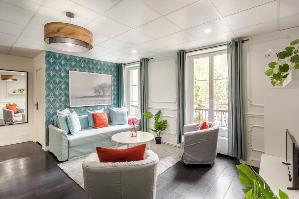 Apartment, City View | Living area | 43-inch Smart TV with cable channels, Netflix, streaming services