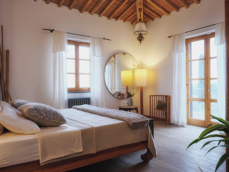 Deluxe Double Room, 1 King Bed, Hill View | Free minibar items, iron/ironing board, free WiFi