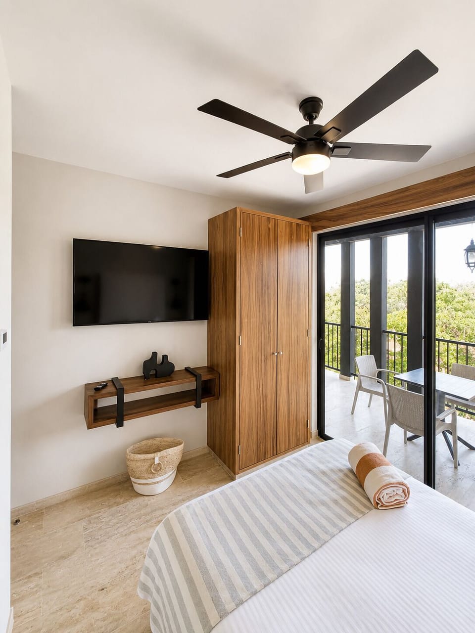 Secondary bedroom
