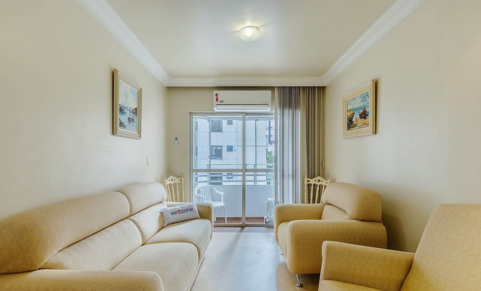 Basic Apartment | Living area | TV
