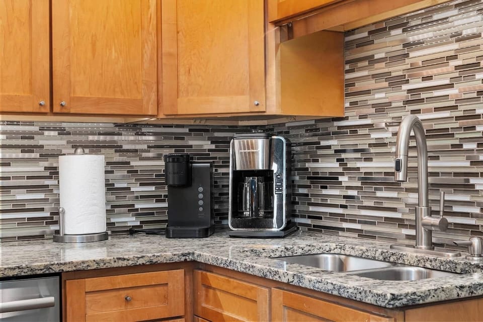 Keurig and coffee pot provided