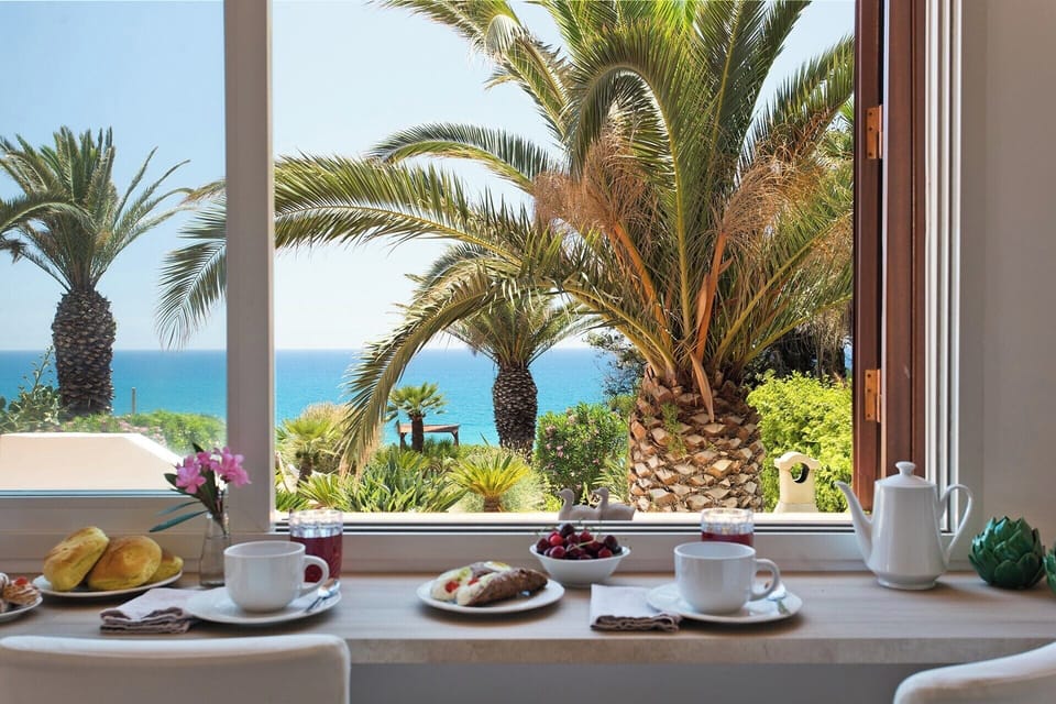Not a bad spot for breakfast.
