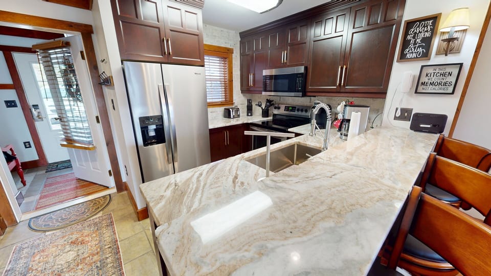 Floor, Flooring, Indoors, Appliance, Microwave