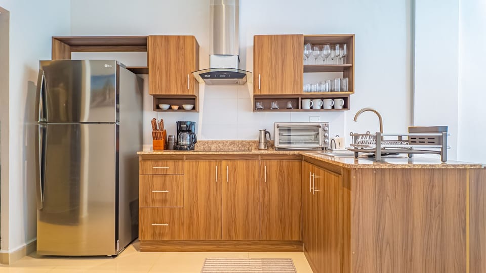 Indoors, Appliance, Refrigerator, Kitchen, Microwave