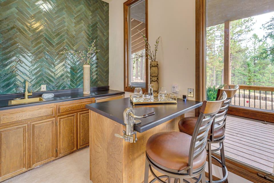 Addt'l Wet Bar w/ Mini Fridge | 1st Floor