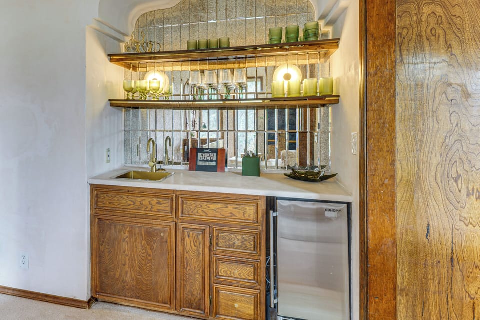 Wet Bar w/ Mini Fridge | 1st Floor