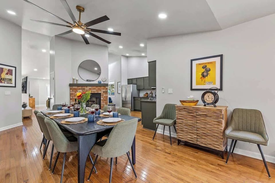 Share Memorable Dinners in a Bright Open Space