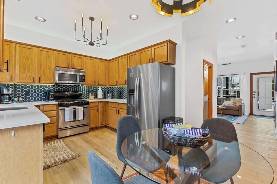Kitchen and table for those that prefer to stay in.