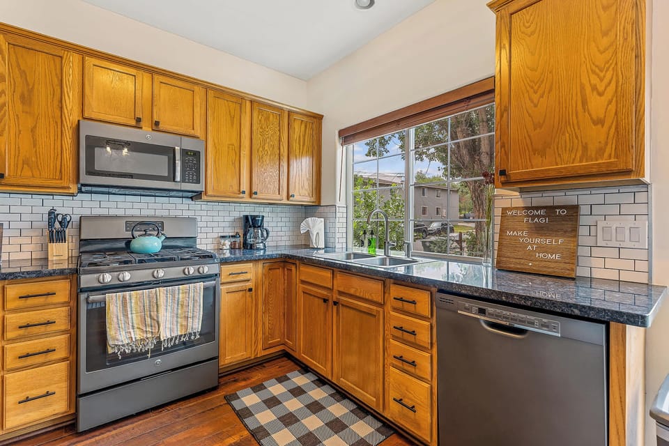 Cook with a View in This Bright Functional Kitchen