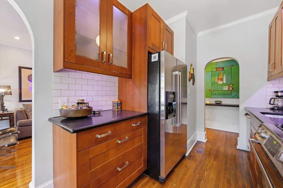 Clean, functional kitchen ideal for both short visits and long-term stays.