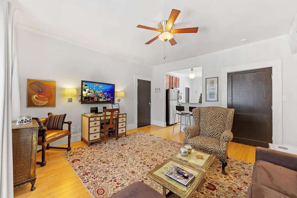 This versatile nook provides a quiet corner to knock out a few emails before heading out to dinner.