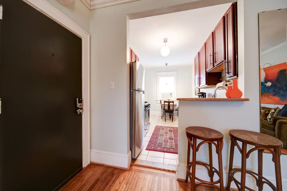 The breakfast bar is the ideal perch for a quick snack or your first cup of tea.