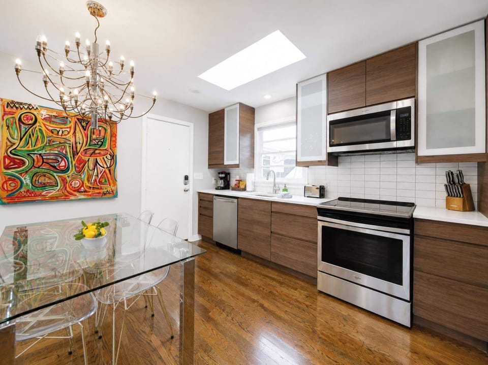 Set the table for a home-cooked meal in this bright corner near Uptown Charlotte and South End.