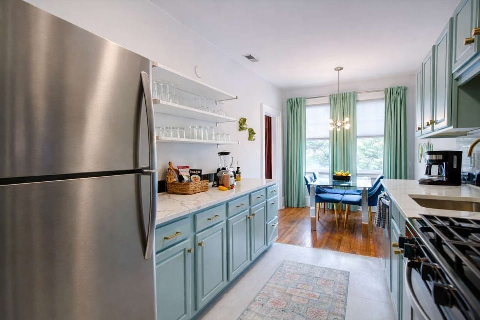 Fully equipped kitchen with essential cookware, ideal for both short visits and long-term stays.