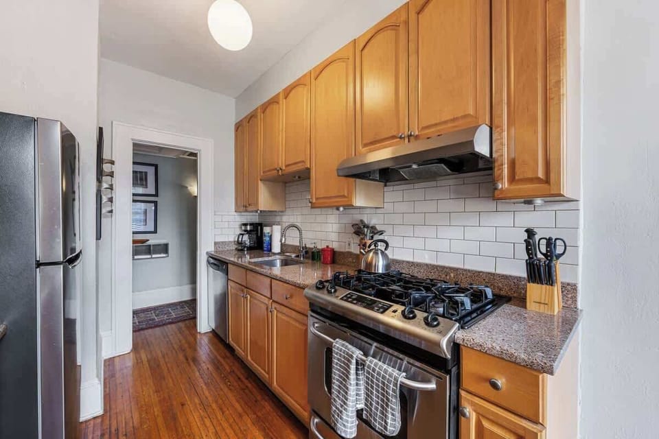 Fully equipped kitchen with modern appliances and everything needed for daily meals.