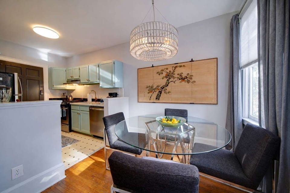 Enjoy a quick breakfast or a slow dinner in this sunny and dedicated dining nook.