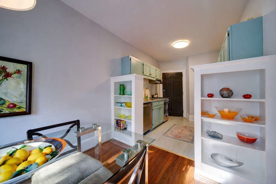A practical setup that makes dining in feel easy and convenient.