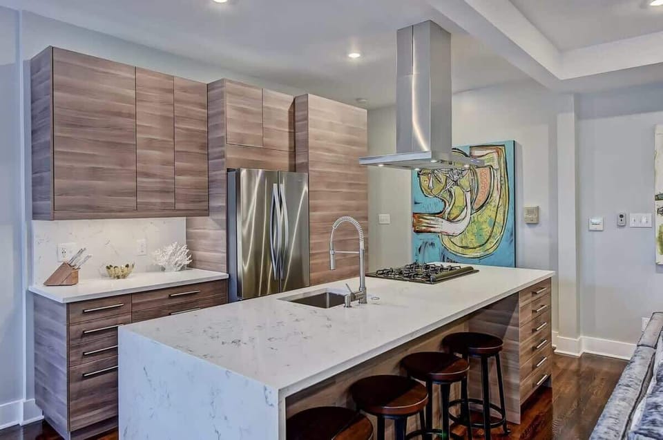 Fully equipped kitchen with modern appliances and everything needed for daily meals.