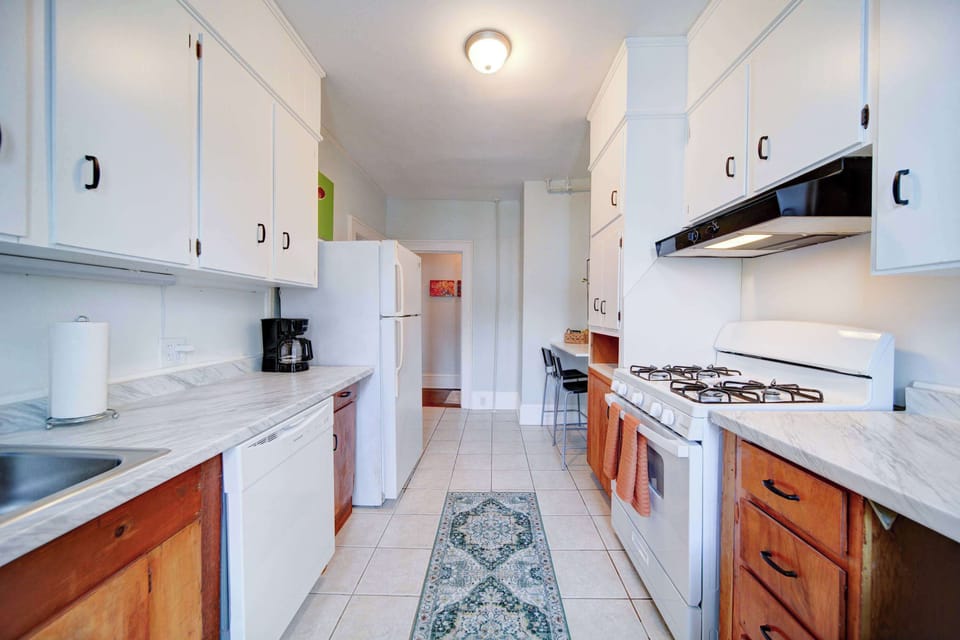 Fully Equipped Kitchen with Modern Appliances