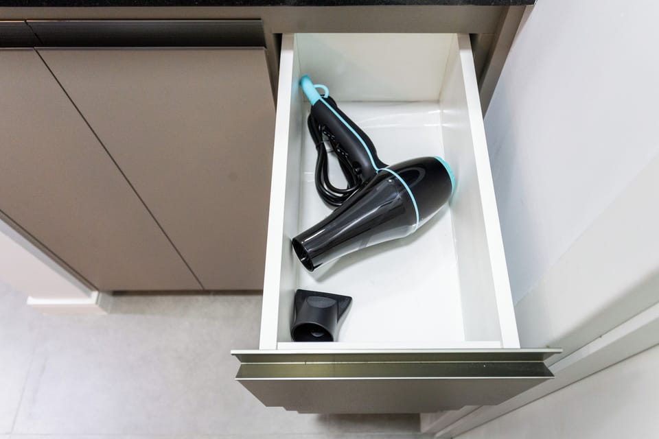Apartment | Bathroom | Shower, hair dryer, towels, soap