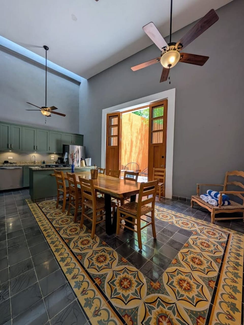 Kitchen & dinning
