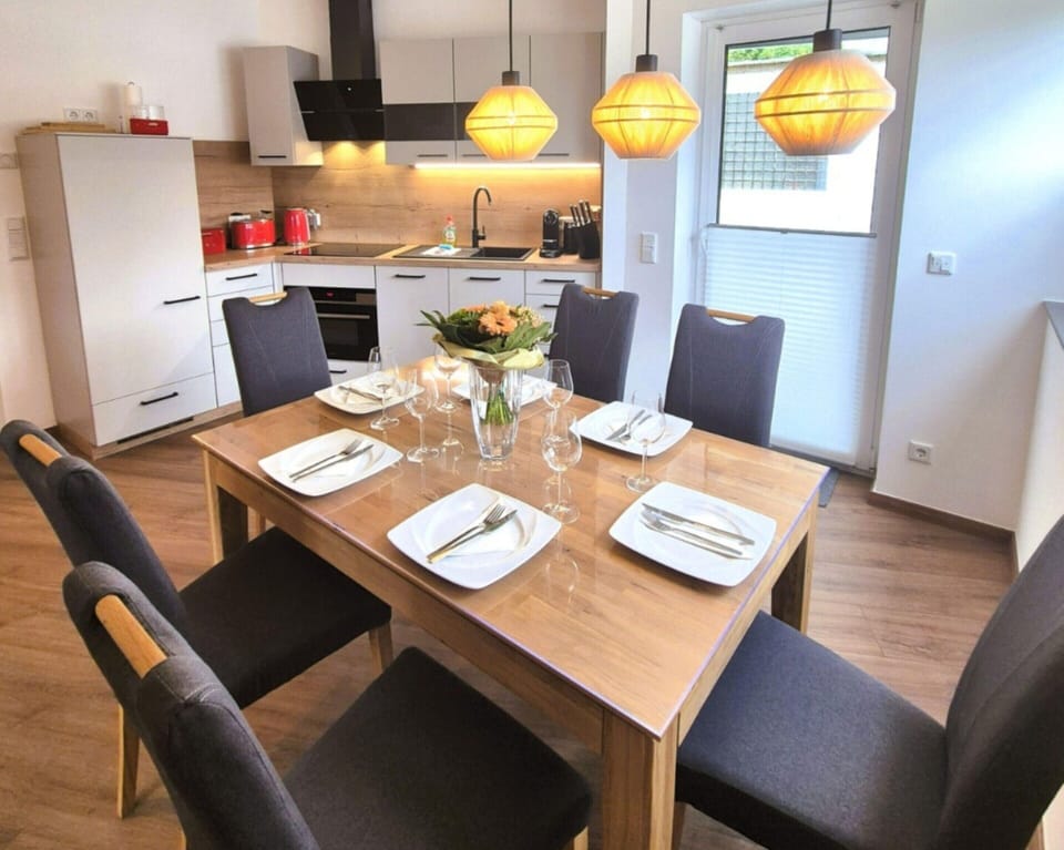 Apartment | Dining