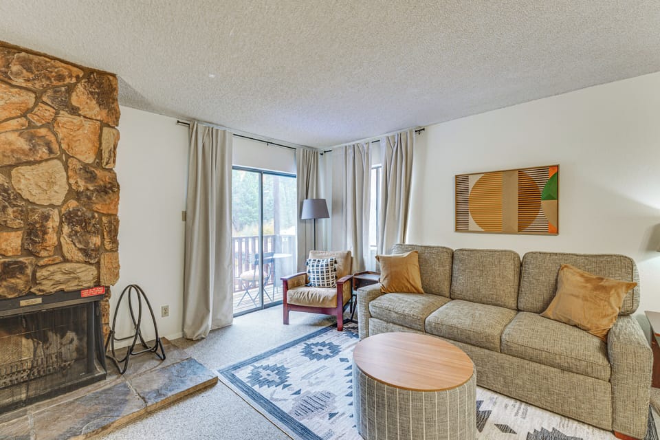 Red River Vacation Rental | 1BR | 1BA | 575 Sq Ft | Step-Free Access w/ Elevator