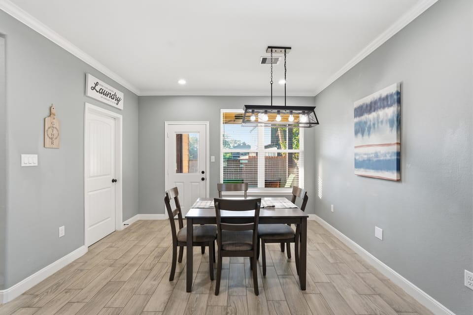 Dining Room Unit B
