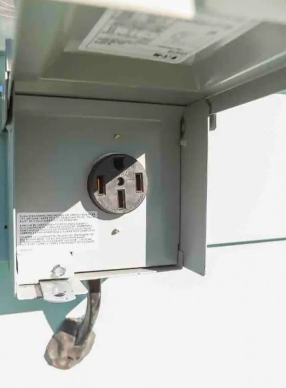 EV hook up is a 240 volt / 50 amp  NEMA 14-50