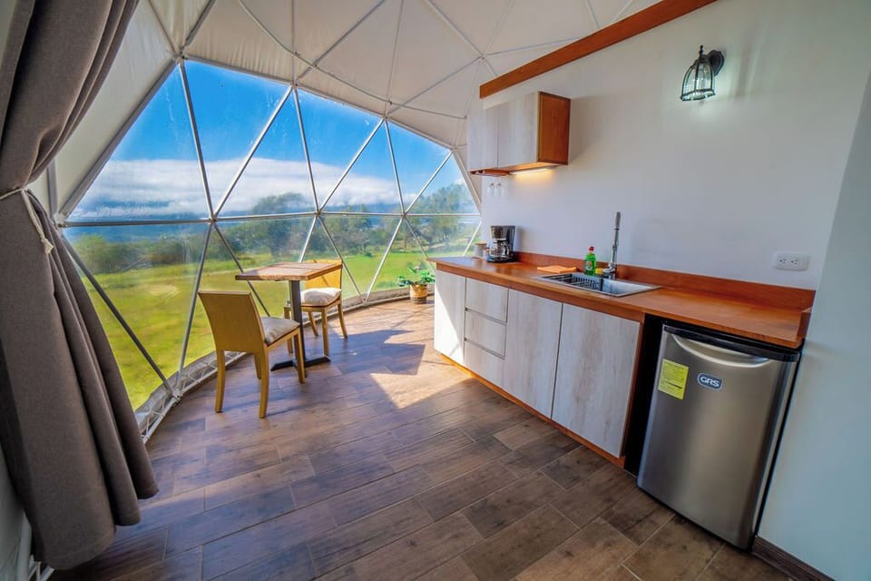Deluxe Tent, City View | Private kitchen | Microwave, stovetop, cookware/dishes/utensils