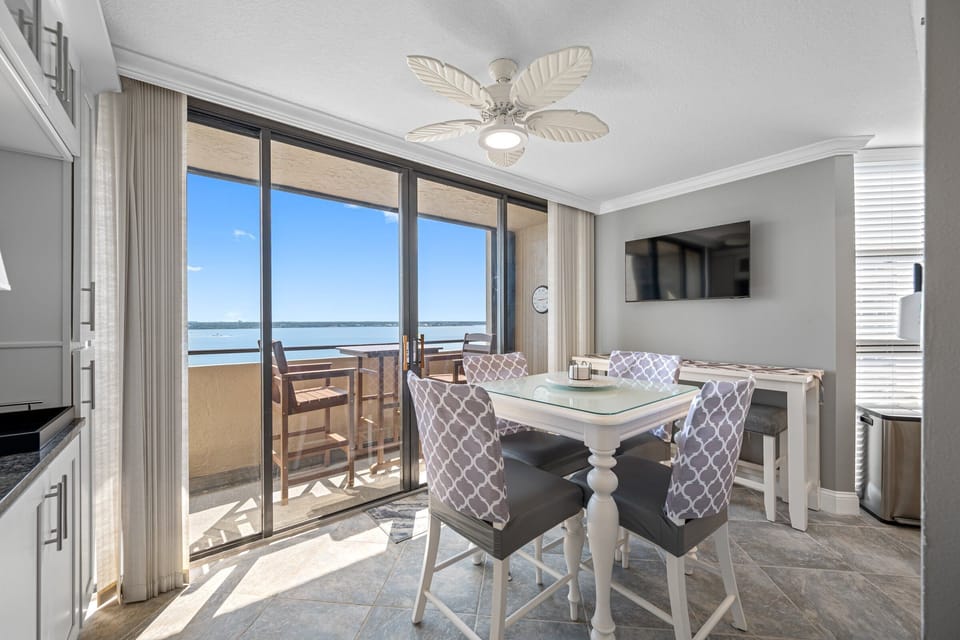 Breakfast nook with balcony & Intracoastal View