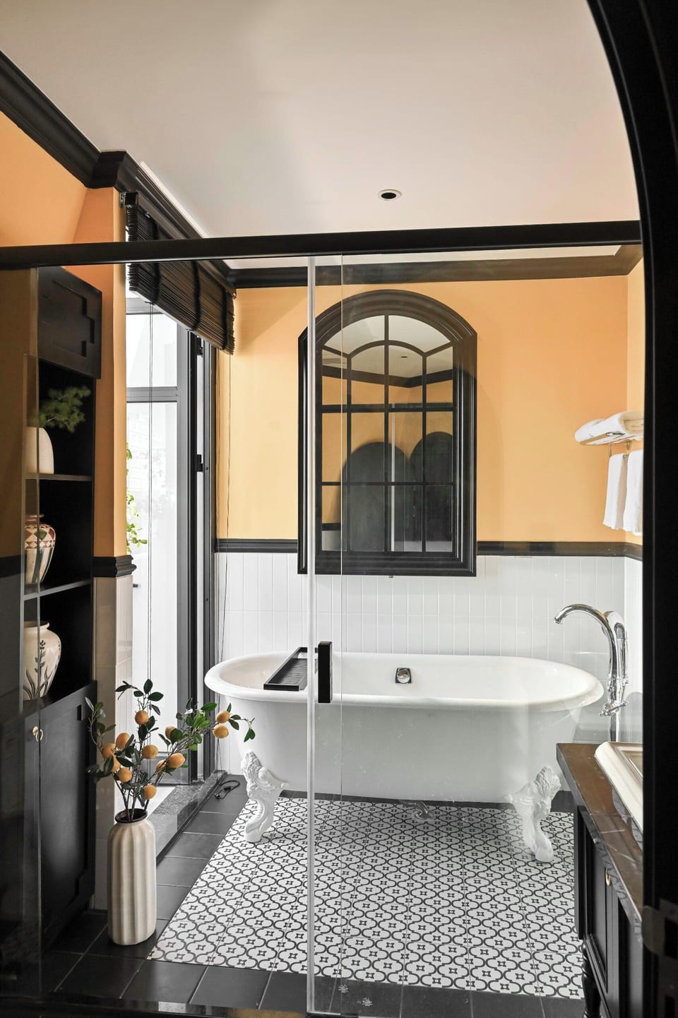 Luxury Double Room, Balcony, City View | Bathroom | Separate tub and shower, hair dryer, bathrobes, slippers