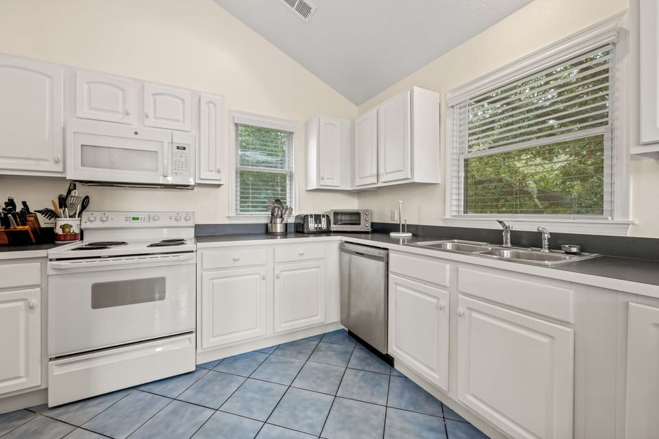 Kitchen - Top Level