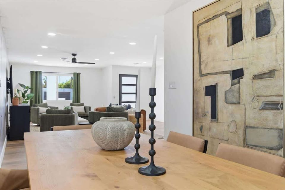 Inviting dining area adjacent to the kitchen, offering seating for six—perfect for shared meals and conversation.