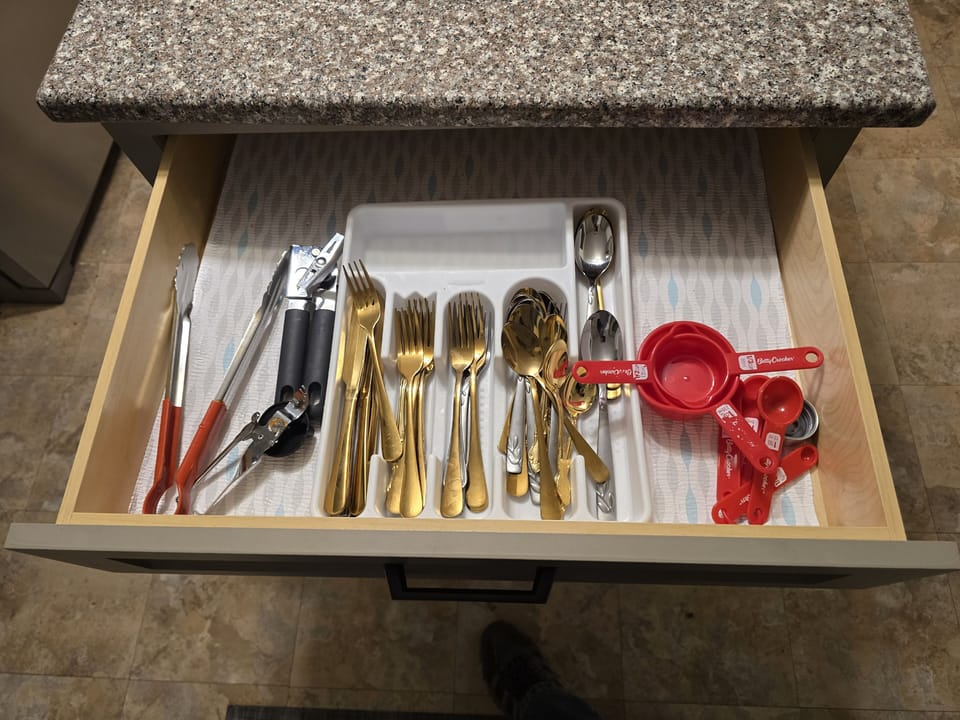 Silverware and cooking utensils—everything you need, right at your fingertips.