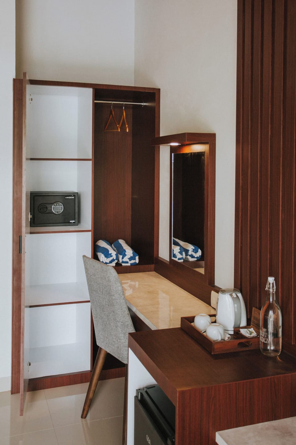 Deluxe Double Room | In-room safe, desk, soundproofing, iron/ironing board