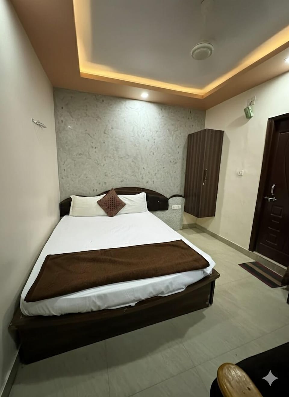 Classic Double Room, City View | Desk, laptop workspace, free WiFi