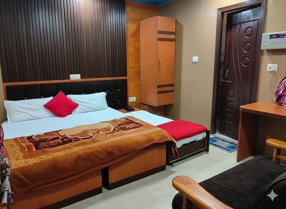 Classic Double Room, City View | Desk, laptop workspace, free WiFi