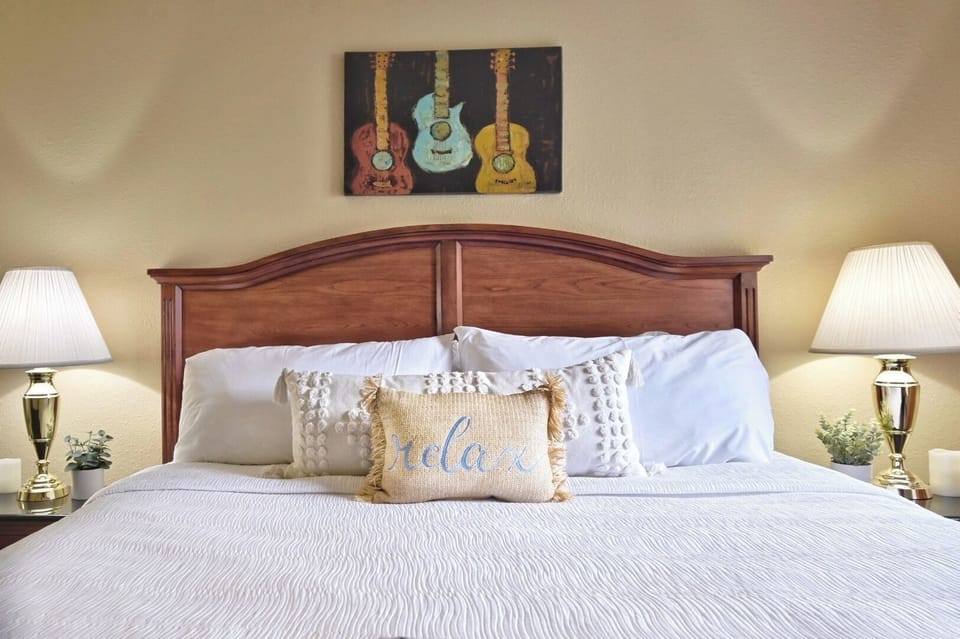 Lounge into pillowy comfort and inviting, hotel-crisp bedding.