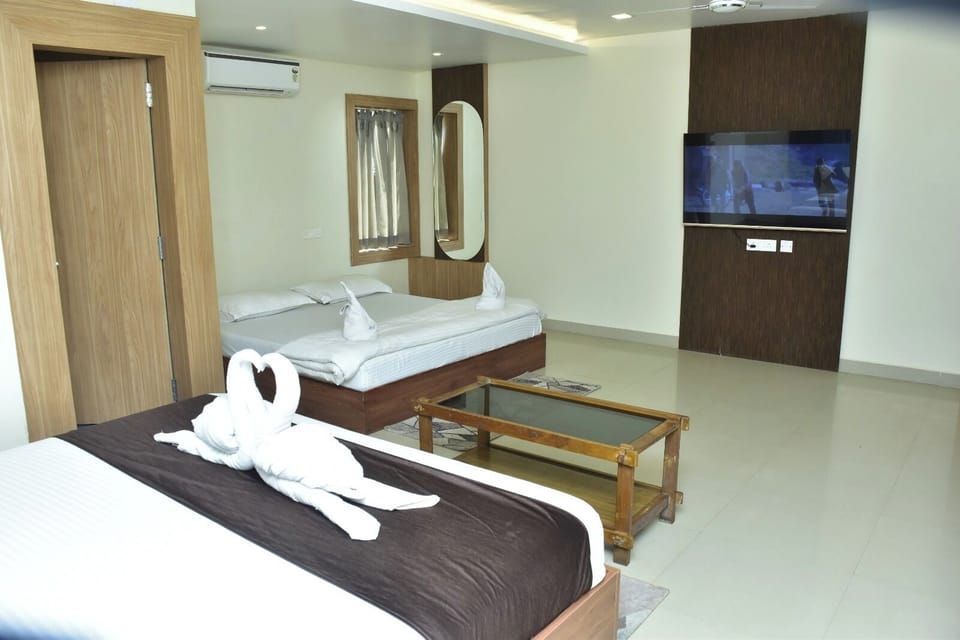 Family Double Room, 1 Bedroom, Sea View | Egyptian cotton sheets, premium bedding, pillowtop beds, WiFi (free)