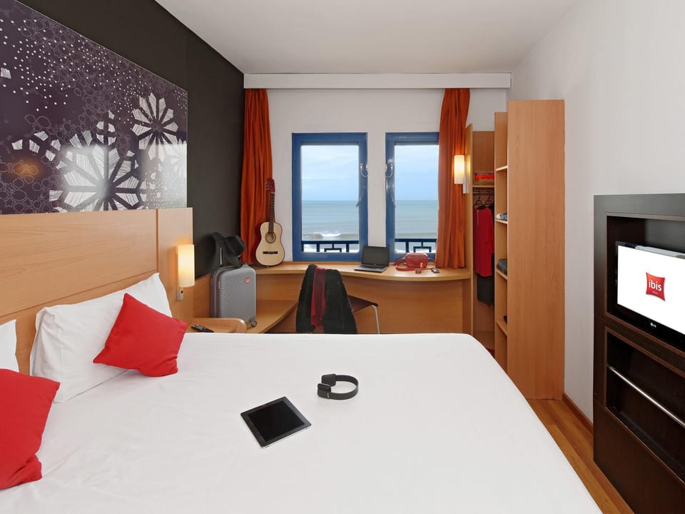 Standard Double Room, 1 Double Bed | 1 bedroom, premium bedding, in-room safe, desk
