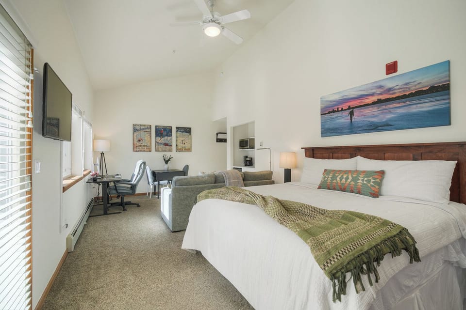 CC102 Fourth Bedroom