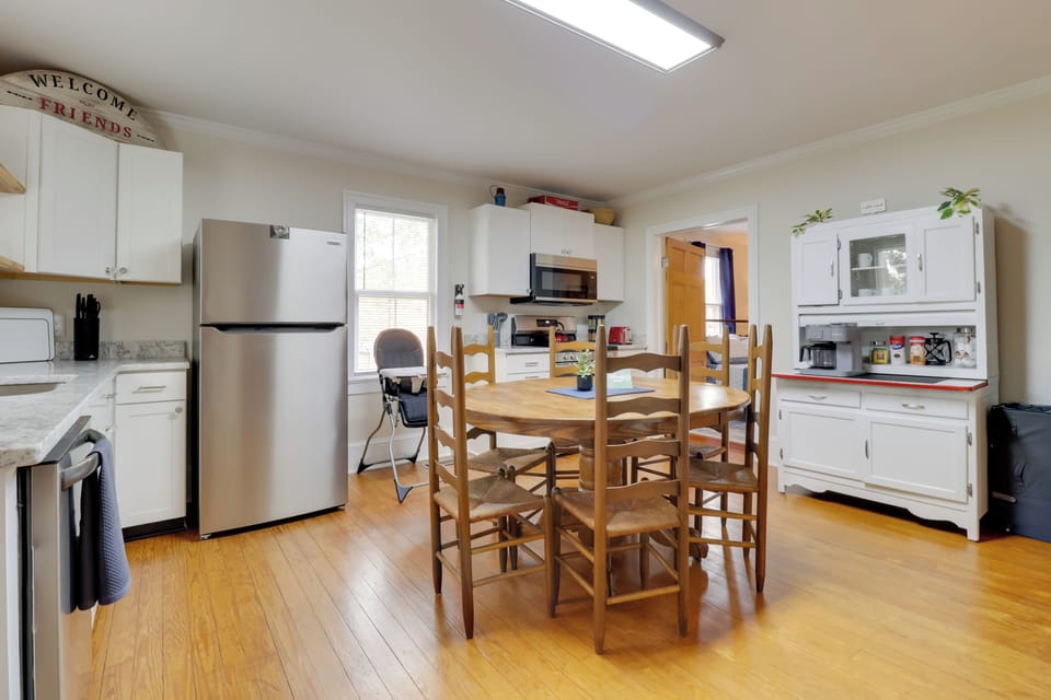House (2 Bedrooms) | Interior
