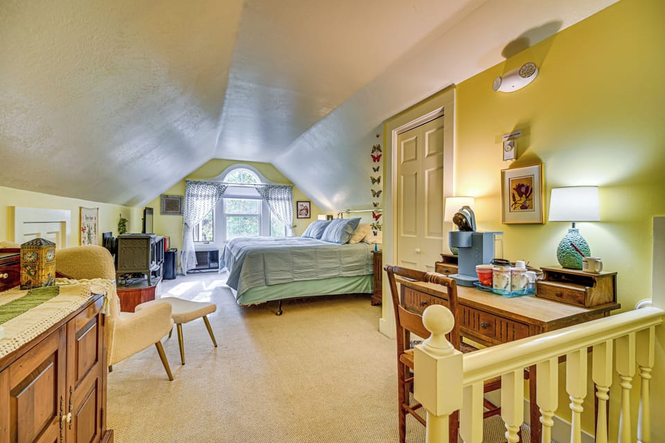 House (6 Bedrooms) | Interior