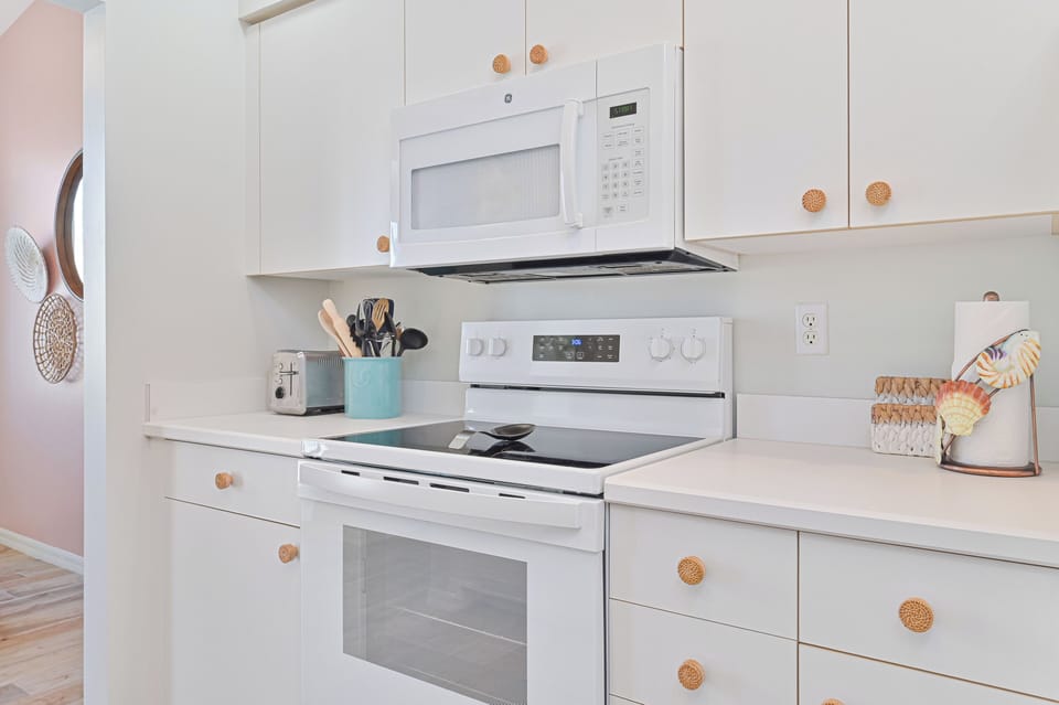 Seaside Escape - Fully equipped kitchen