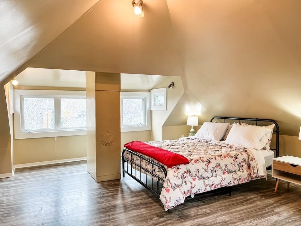 Top Floor Bedroom 3 with Queen Bed. There is a 6' Privacy Screen for use.